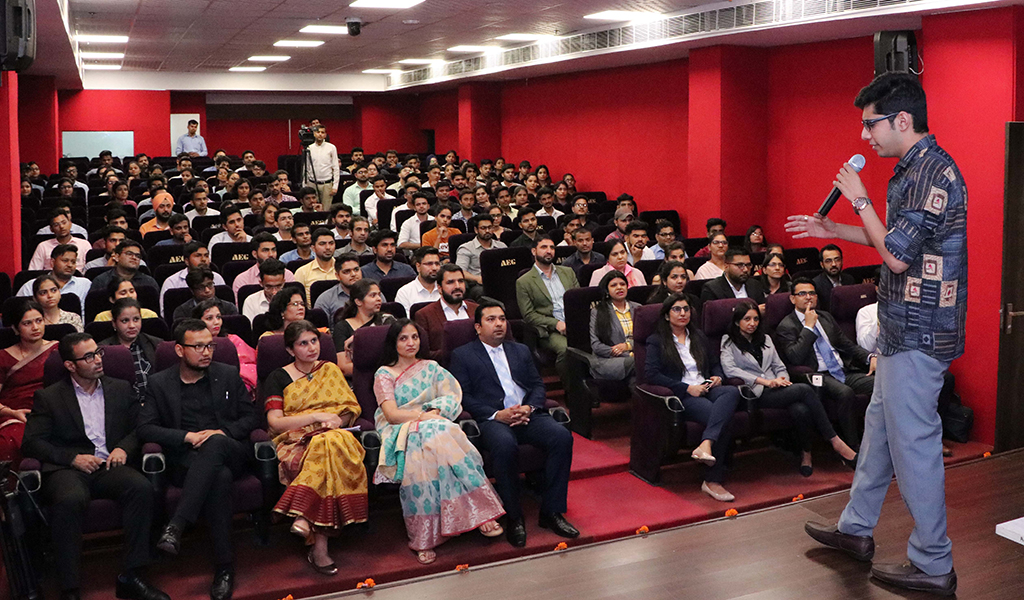 ABS PGDM Orientation 2019: Mr. Farrhad Acidwalla enthralls students with his fascinating LEAD Guest Lecture!